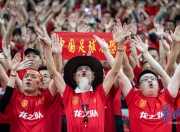 LOL赛事-精彩比赛连连上演！球迷赞不绝口