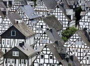 英雄联盟总决赛时间-欧冠淘汰赛焦点战，勇士队全面压制深圳队，展现跨域统治力