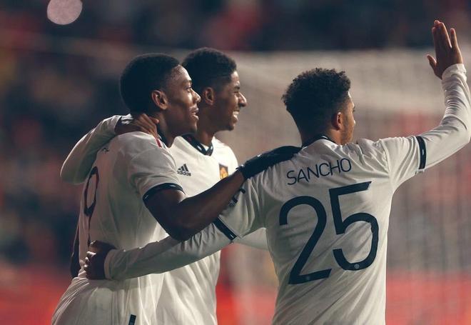 包含阿森纳横扫里昂，布鲁诺统治全场的词条