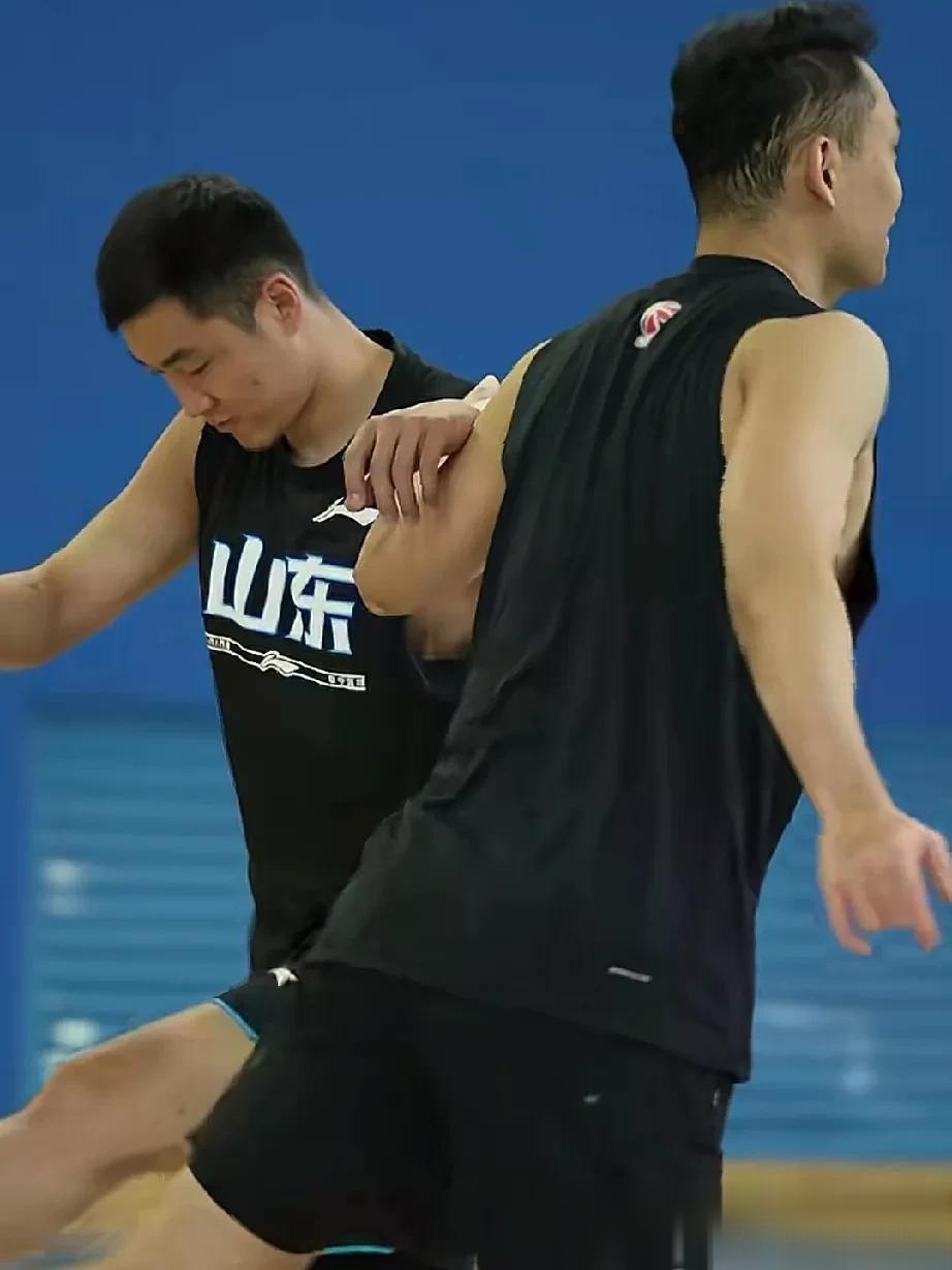 热火横扫江苏队，高诗岩带队取胜的简单介绍