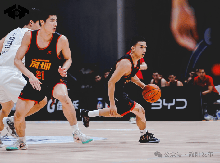 广州队力克天津队，伦纳德关键制胜