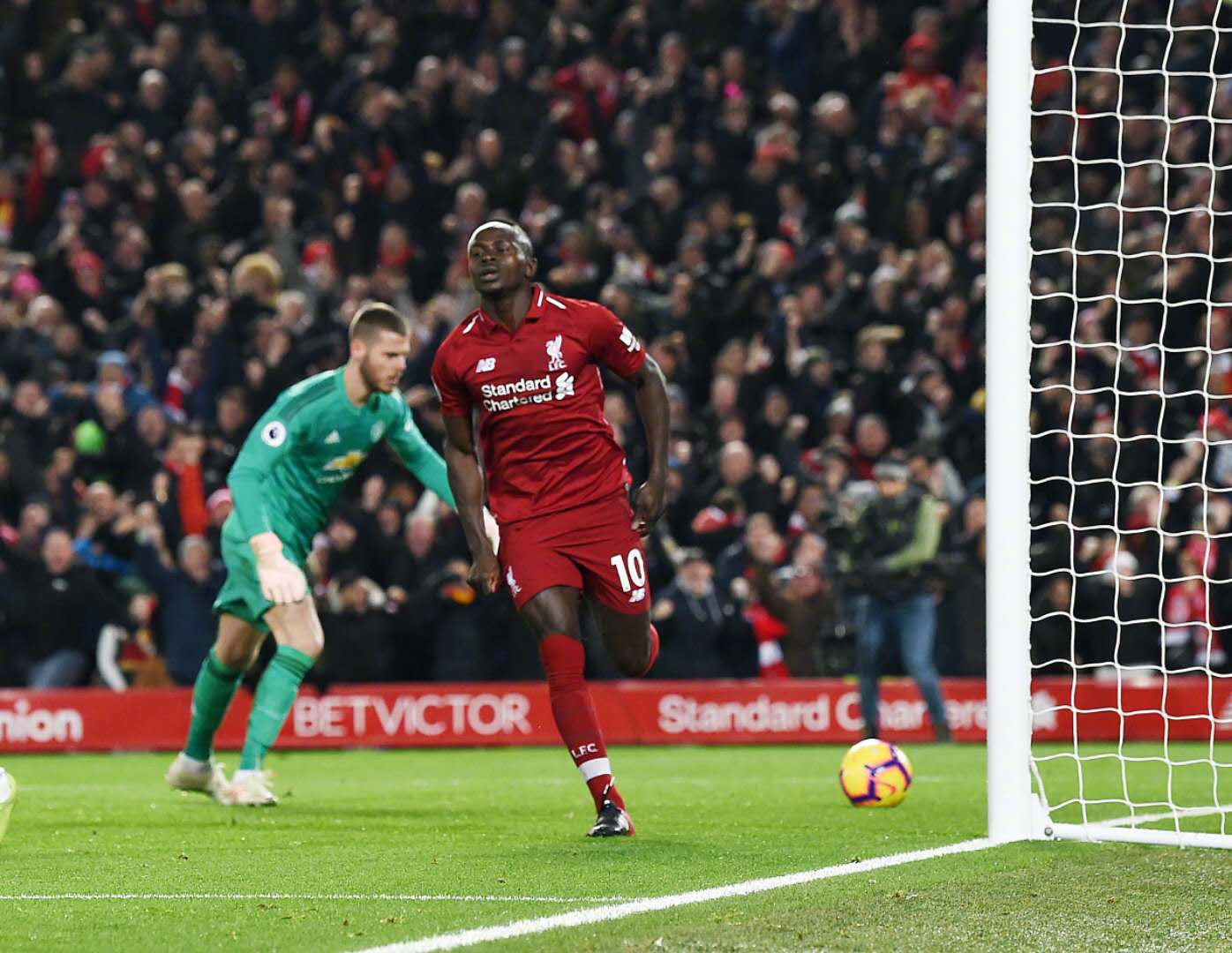 瑞士球员展现出色状态，领跑积分榜