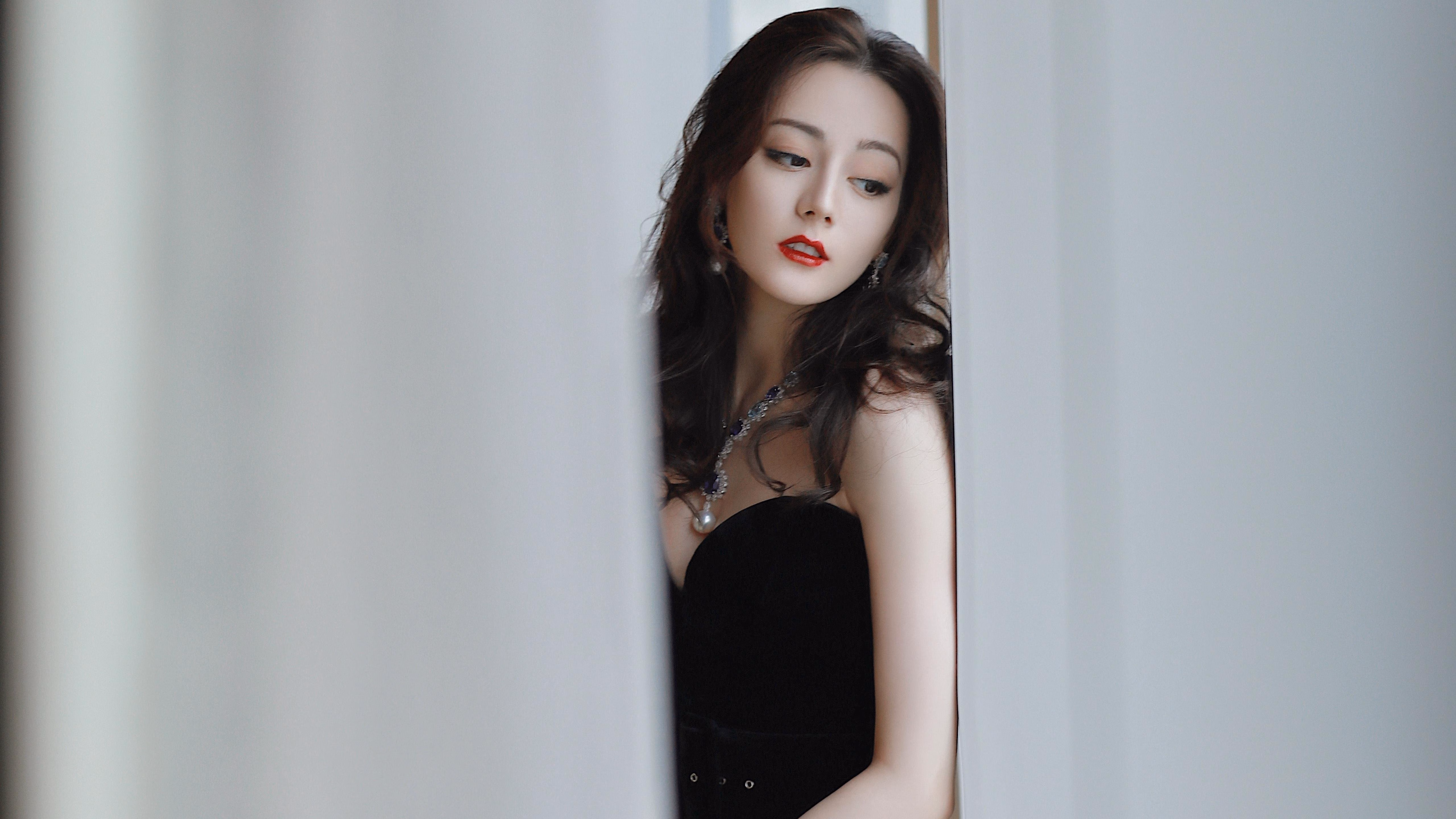 夜幕下的王者，英格拉姆在F1年度争冠中的持续杀伤