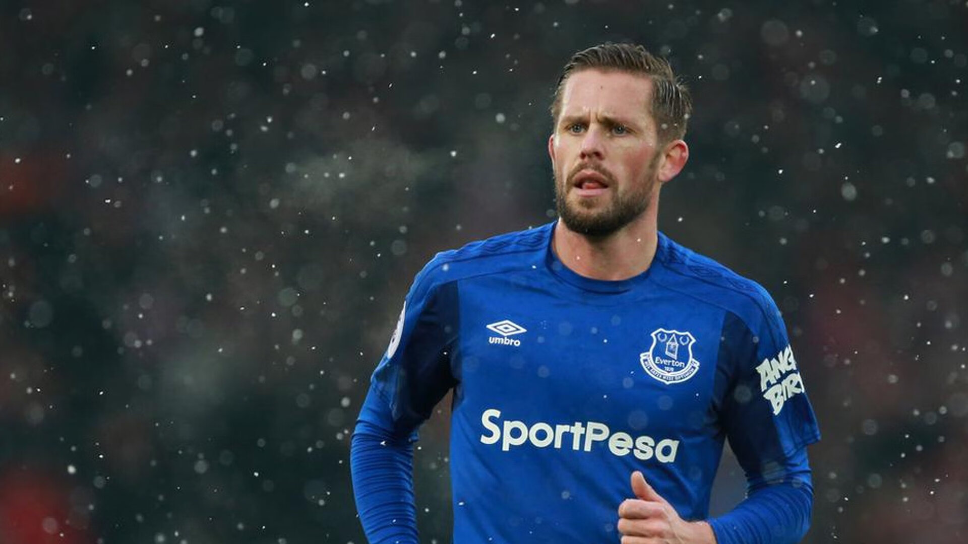 当戈麦斯爆发遇上红黑铁壁，AC米兰如何封锁玻利维亚的狂想曲