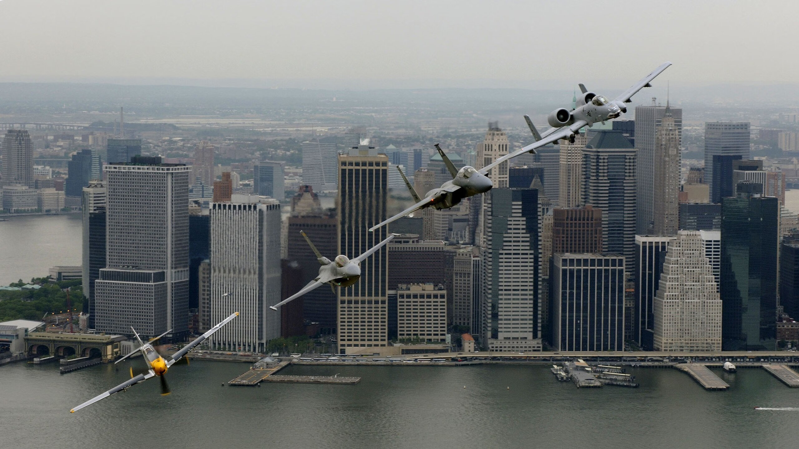 锁死世界的两种方式，当防守美学在攻防两界同时登顶